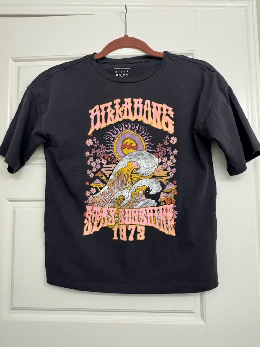 Billabong Black Surf Wave Tee with Pink & Yellow Graphic Girls M